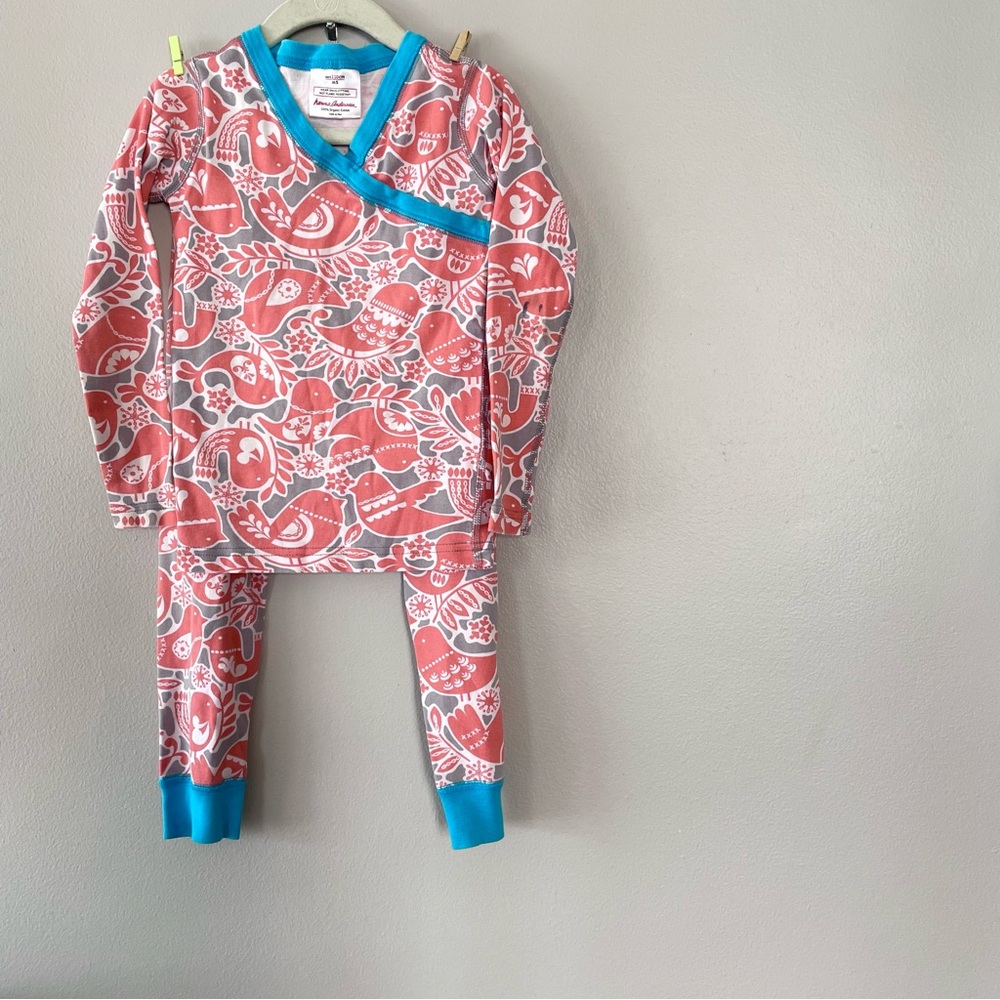 Hanna Andersson size 5 paisley bird pajamas